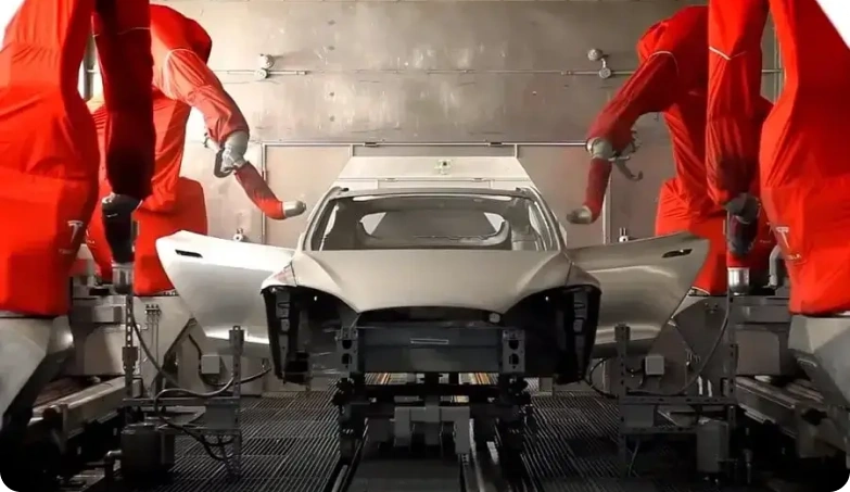 Smart automotive manufacturing process with robotic paint automation